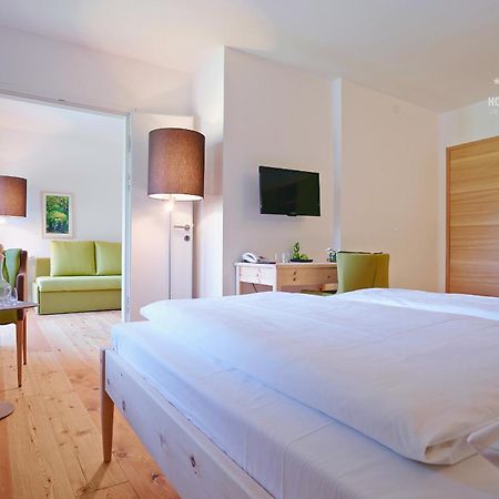Hotel B&B "Zur Schanz" Ebbs Eksteriør billede